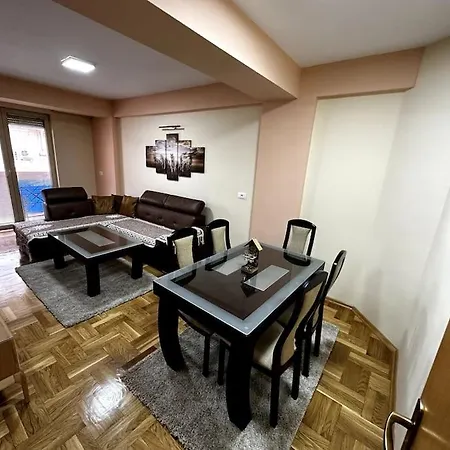 Apartamento Aleksandra's Escópia